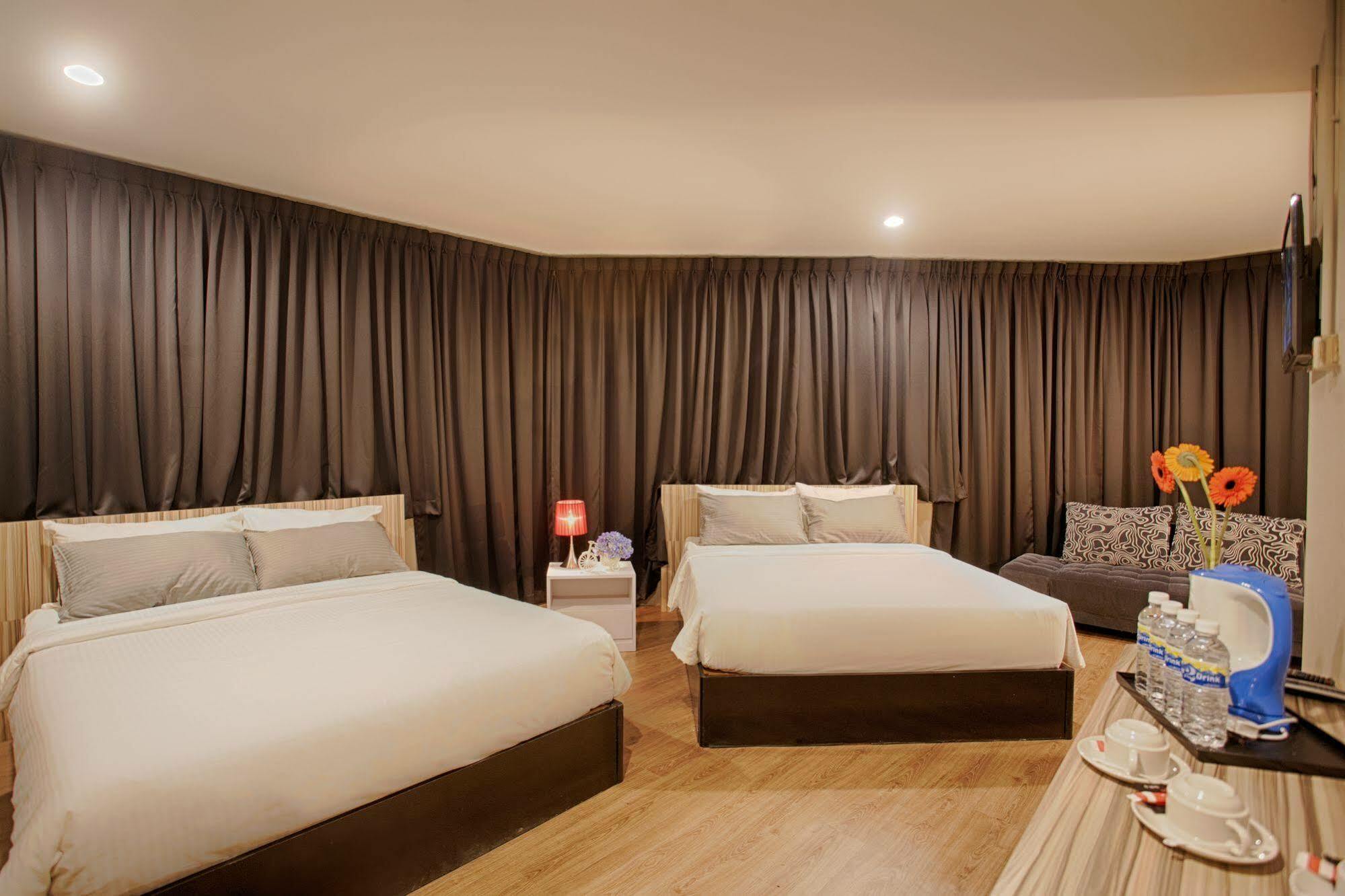 นิว บูทิก โฮเต็ล Hotel ยะโฮร์บาห์รู ภายนอก รูปภาพ